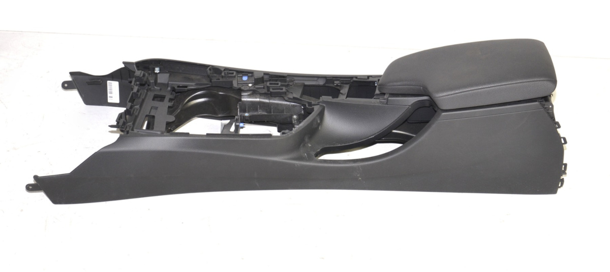 BMW F30 F31 F36 tunel konsola środkowa ładowarka BMW F30 F31 F36 tunel konsola środkowa ładowarka