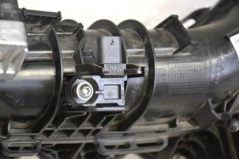 BMW F20 F30 G02 intake manifold AGR with flap control BMW F20 F30 G02 intake manifold AGR with flap control