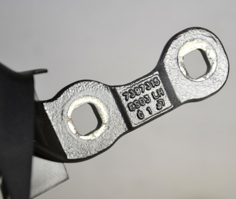 BMW F30 zawias pokrywy bagażnika 7420782 7420781 BMW F30 zawias pokrywy bagażnika 7420782 7420781