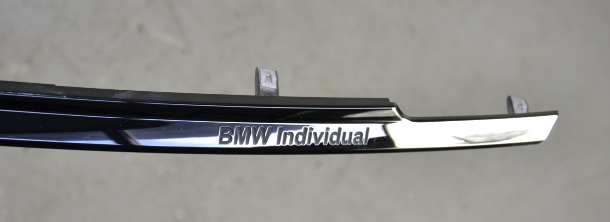 BMW 7 G11 trim strip boot lid tailgate 7376778