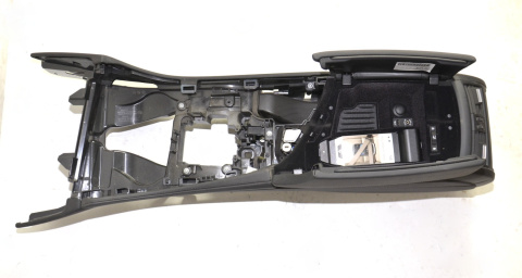 BMW F10 F18 konsola tunel środkowy podłokietnik BMW F10 F18 konsola tunel środkowy podłokietnik