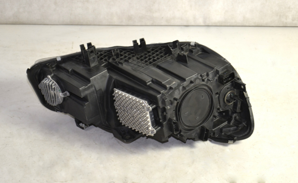 BMW 2 F45 F46 headlight LED technology left 7422579 BMW 2 F45 F46 headlight LED technology left 7422579