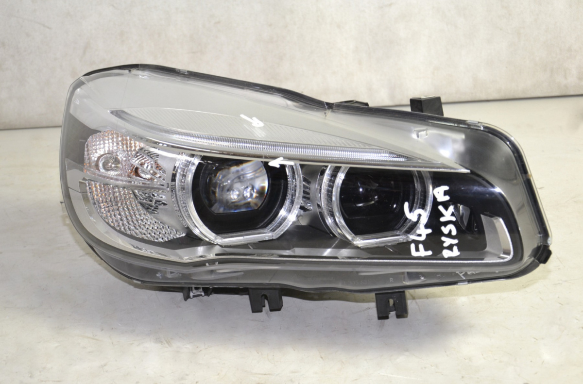 BMW 2 F45 F46 headlight with LED technology right 7402564 BMW 2 F45 F46 headlight with LED technology right 7402564