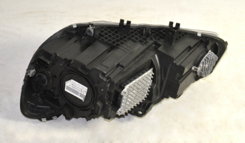 BMW 2 F45 F46 headlight with LED technology right 7402564 BMW 2 F45 F46 headlight with LED technology right 7402564