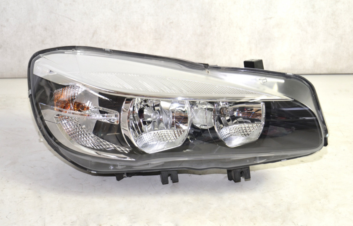 BMW 2 F45 F46 headlight halogen right 7409108 7422574 BMW 2 F45 F46 headlight halogen right 7409108 7422574