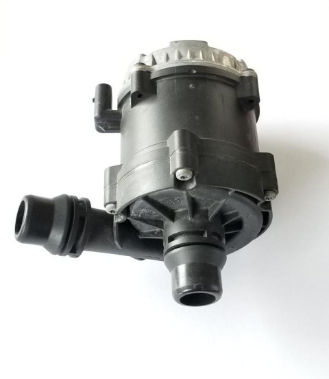 BMW G30 G32 G11 G05 G06 auxiliary water pump 8637952 BMW G30 G32 G11 G05 G06 auxiliary water pump 8637952