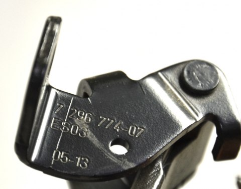 BMW F30 zawias pokrywy bagażnika 7420782 7420781 BMW F30 zawias pokrywy bagażnika 7420782 7420781
