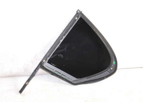 BMW 5 G30 F90 side window green fixed left rear door BMW 5 G30 F90 side window green fixed left rear door