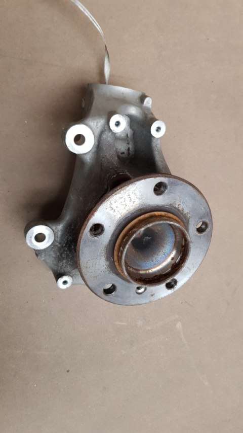 BMW F20 F21 F23 zwrotnica łożysko przód 6792286 BMW F20 F21 F23 zwrotnica łożysko przód 6792286