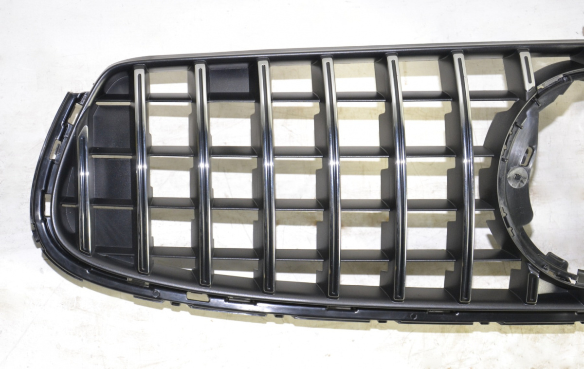 BMW 5 G30 G31 atrapa nerka roleta grill 7474368 BMW 5 G30 G31 atrapa nerka roleta grill 7474368