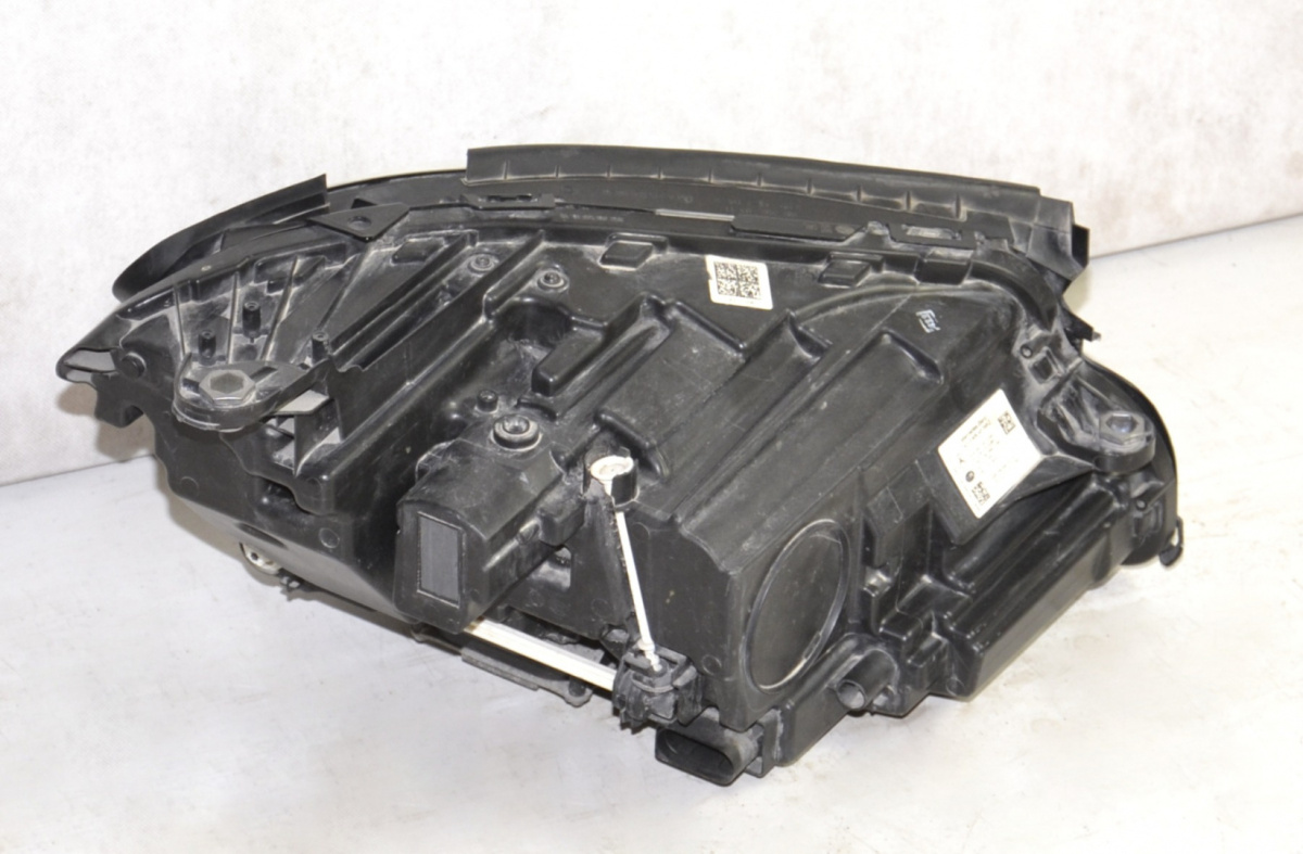 Mercedes W213 rail extension front left A2136201500 Mercedes W213 rail extension front left A2136201500