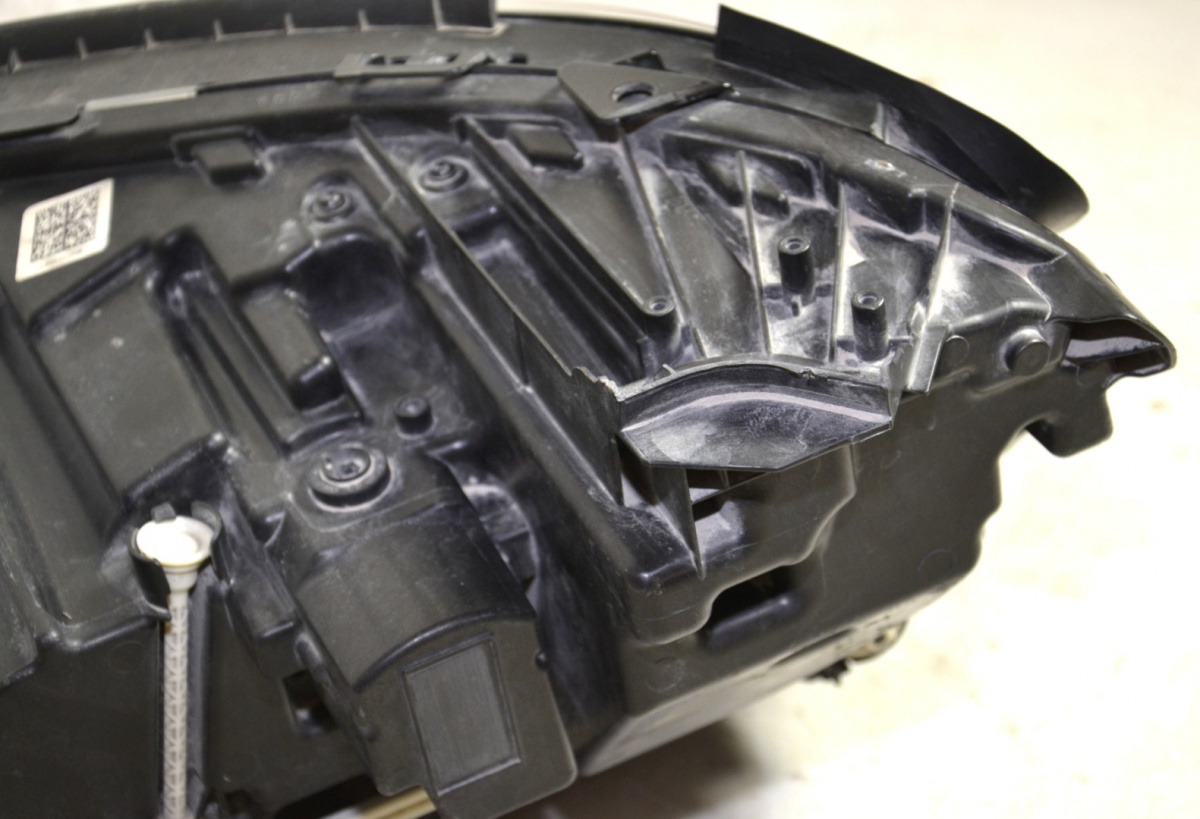 Mercedes W213 rail extension front left A2136201500 Mercedes W213 rail extension front left A2136201500