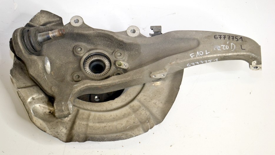 BMW F10 F06 F13 zwrotnica łożysko przód 6777751 BMW F10 F06 F13 zwrotnica łożysko przód 6777751