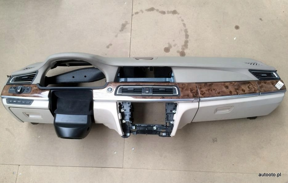 BMW F01 F02 deska konsola kokpit skóra BMW F01 F02 deska konsola kokpit skóra