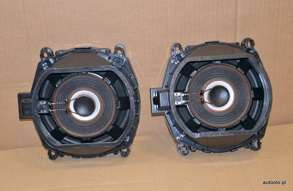 BMW E70 E71 F15 F25 głośnik niskotonowy 9247342 BMW E70 E71 F15 F25 głośnik niskotonowy 9247342