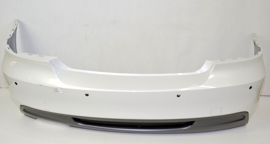 BMW E88 E82 zderzak tylny tył M pakiet kolor A96 BMW E88 E82 zderzak tylny tył M pakiet kolor A96