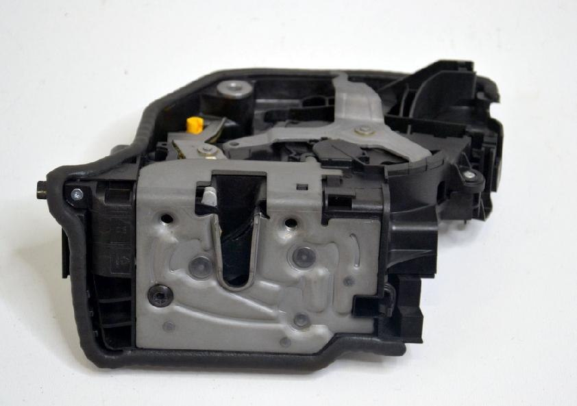 BMW F45 G30 G11 F15 zamek drzwi lewy tył 7281943 BMW F45 G30 G11 F15 zamek drzwi lewy tył 7281943