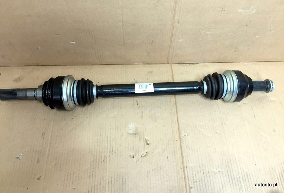 BMW M2 F87 M3 F80 M4 F82 półoś tylna 2284616 BMW M2 F87 M3 F80 M4 F82 półoś tylna 2284616
