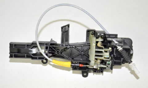 BMW E82 E88 wkładka klamka drzwi prawa przód 300 BMW E82 E88 wkładka klamka drzwi prawa przód 300